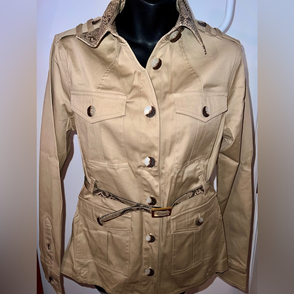 Brand new Daisy Fuentes Khaki snakeskin collar jacket